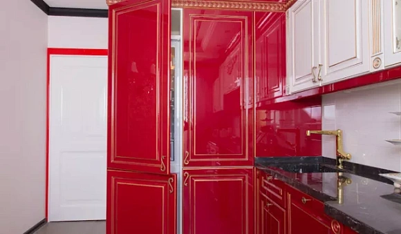 Красная кухня в Екатеринбурге