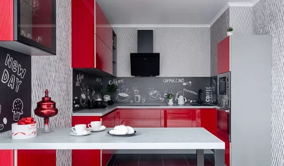Красная кухня в Екатеринбурге